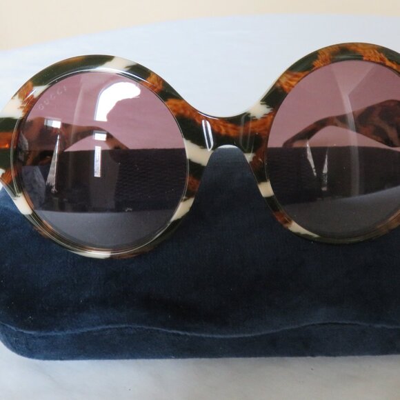Gucci Round Frame Sunglasses - Picture 2 of 7